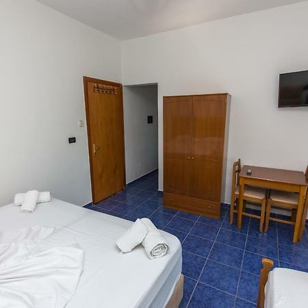 Blue Heaven Hotel Sarandë Eksteriør bilde