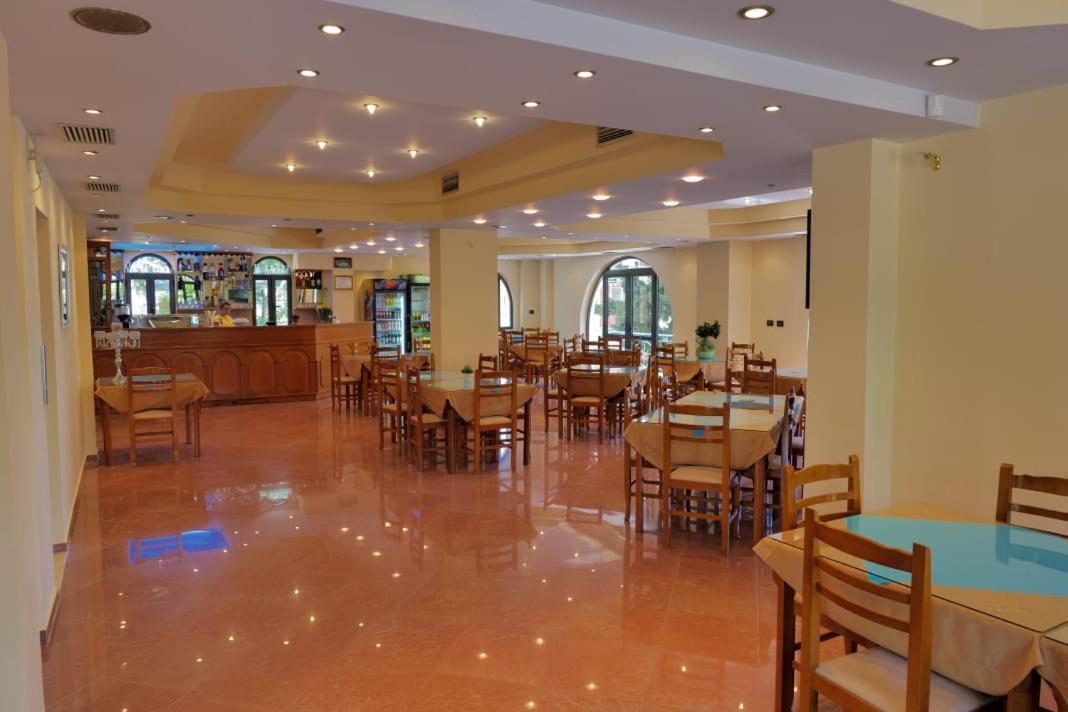 Blue Heaven Hotel Sarandë Eksteriør bilde
