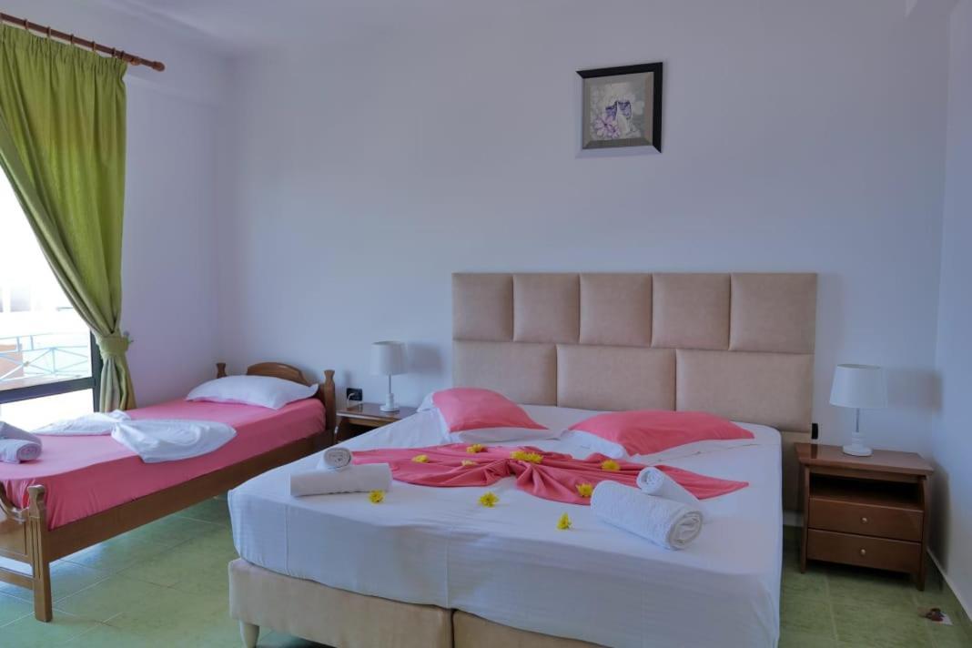 Blue Heaven Hotel Sarandë Eksteriør bilde
