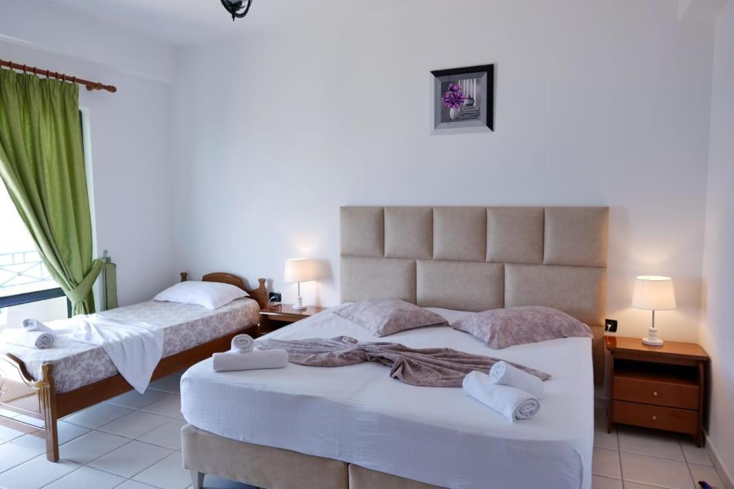 Blue Heaven Hotel Sarandë Eksteriør bilde