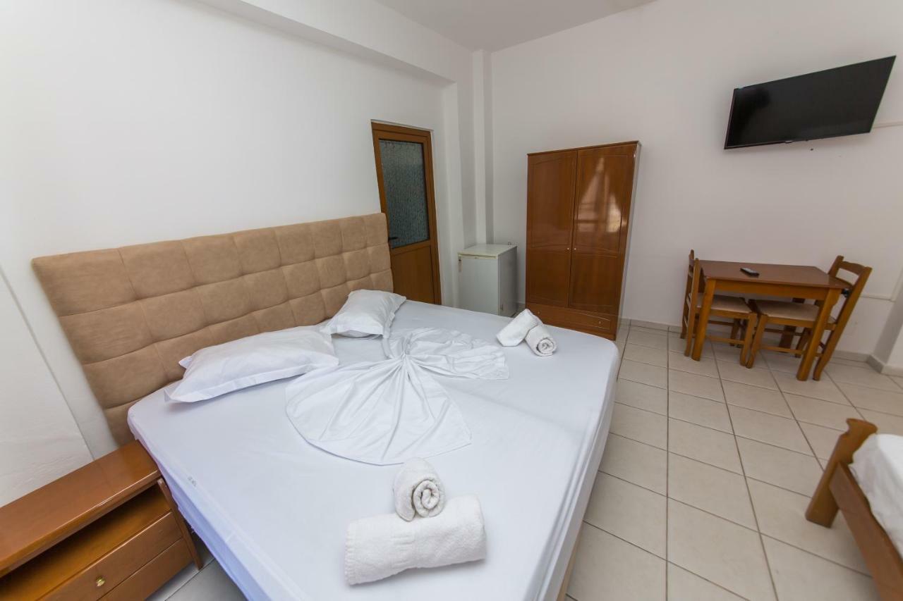 Blue Heaven Hotel Sarandë Eksteriør bilde