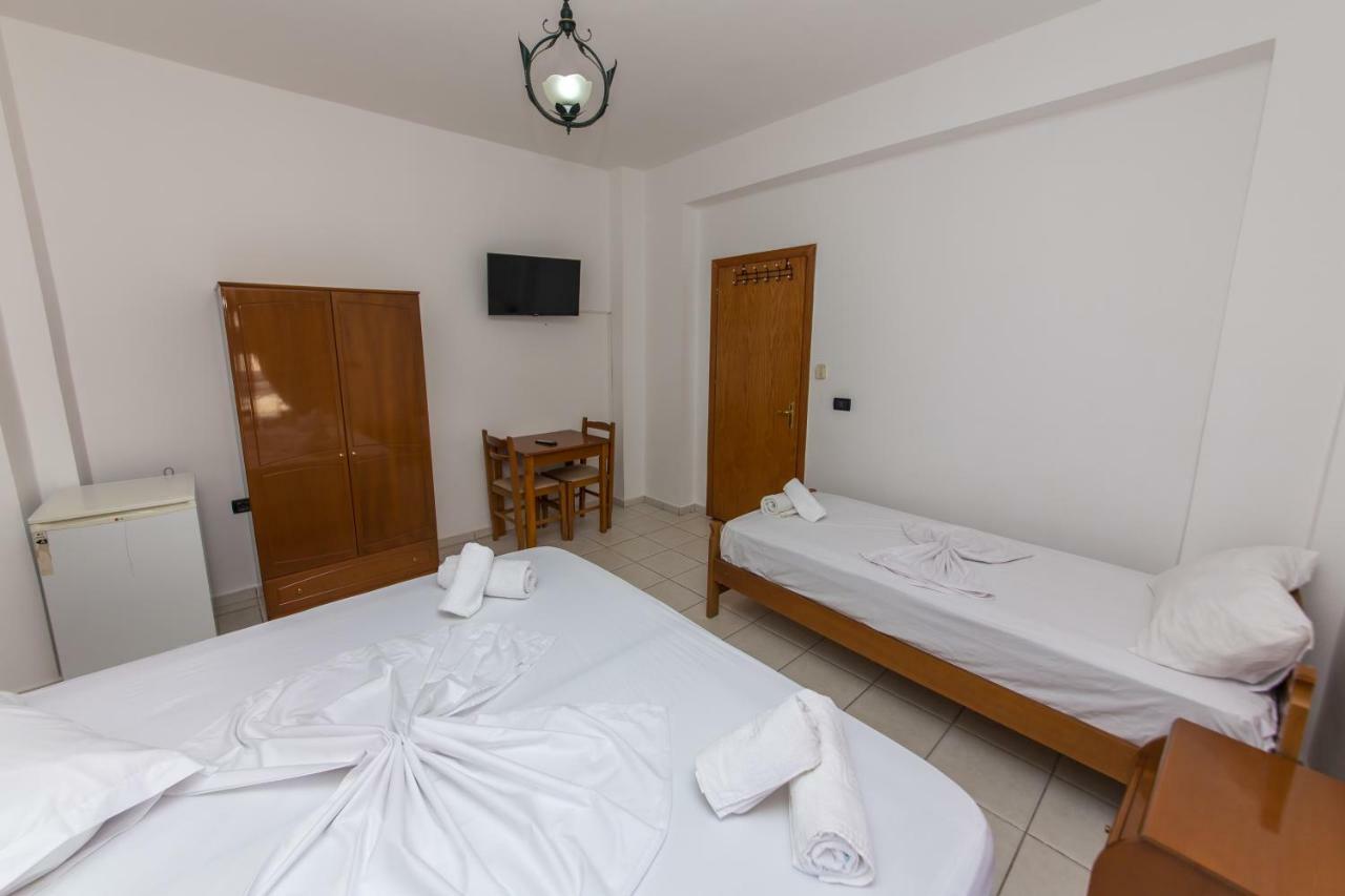 Blue Heaven Hotel Sarandë Eksteriør bilde