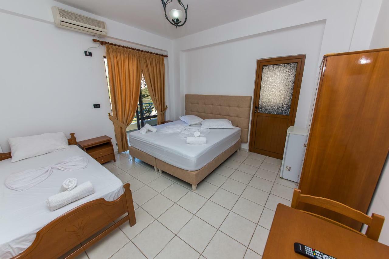 Blue Heaven Hotel Sarandë Eksteriør bilde